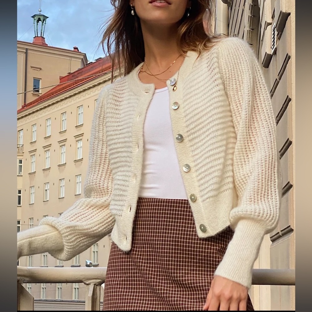 ❗️SOLD❗️Wilfred Alessia Cardigan Size XS - Picture 2 of 9